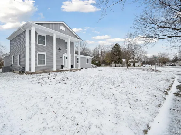 34342 Parkdale St, Livonia, MI 48150