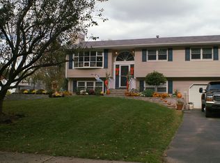 28 Hankins Rd, East Windsor, NJ 08520