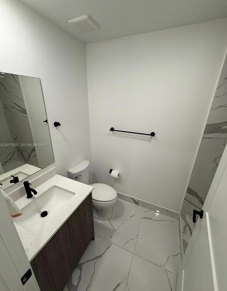 1 bed, 1.0 bath, 1608 sqft, $1,000 — Photo 4