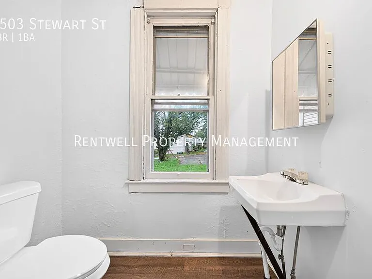 2503 Stewart St — Photo 11