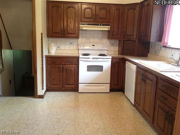 4th image of 3676 N Park Avenue Ext