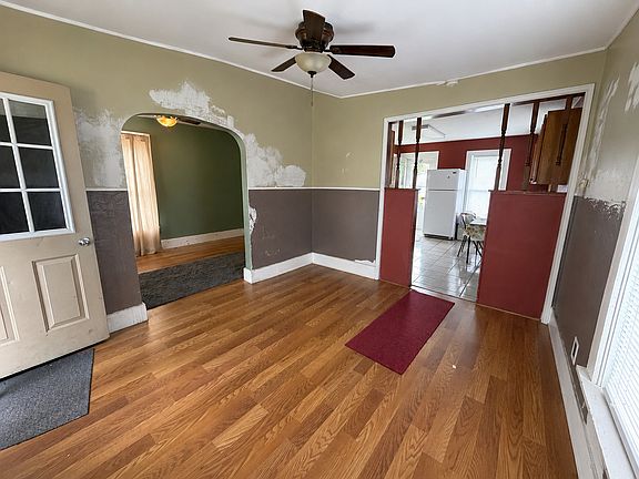 4th image of 714 E 8th St
