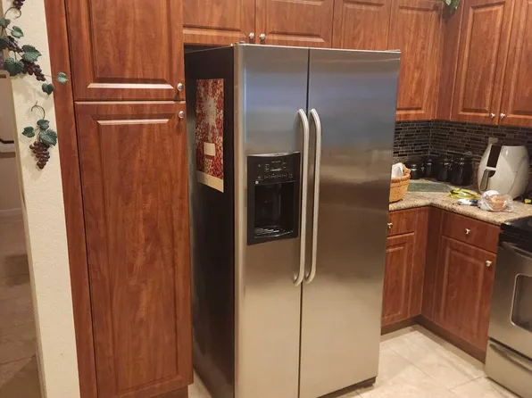 3020 NW 30th Way, Oakland Park, FL 33311