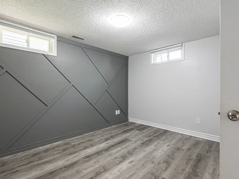 40 Kent St #LOWER — Photo 10