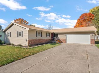 912 E Stewart Dr, Rensselaer, IN 47978