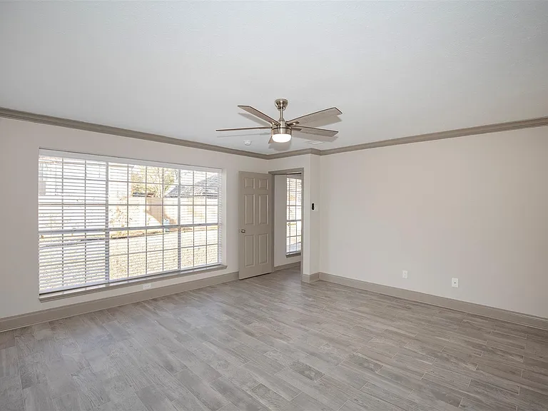 2108 Olympic Dr — Photo 32