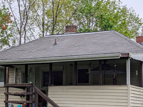 4th image of 114 Conklin Ave