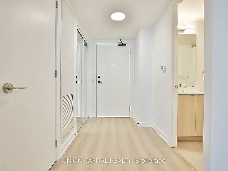 100 Queen St E #2312 — Photo 6