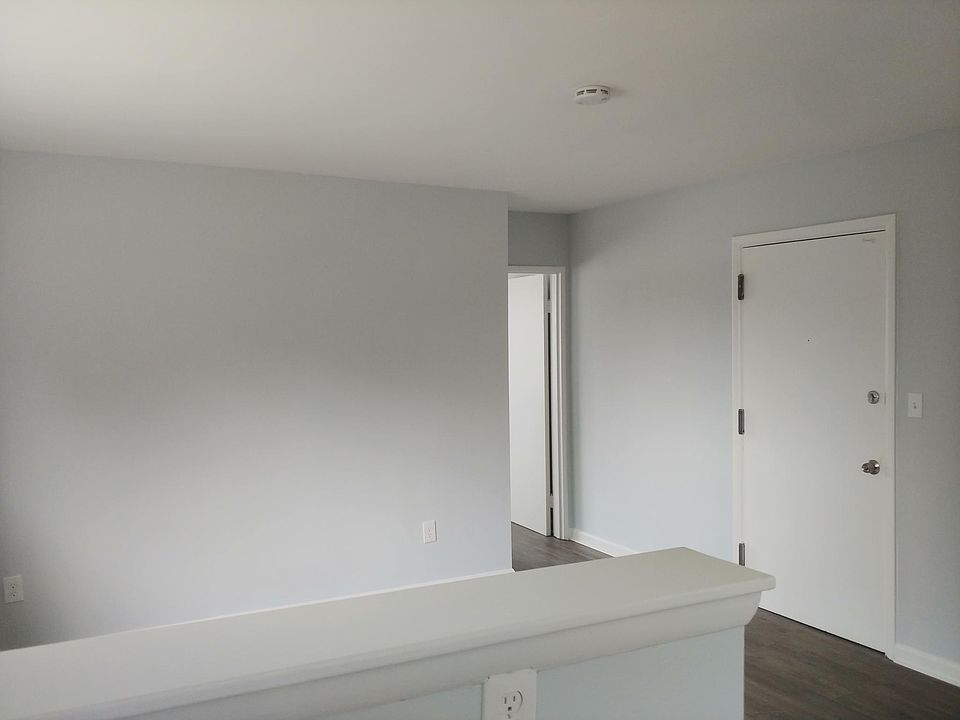 2nd image of 900 5th St APT 3