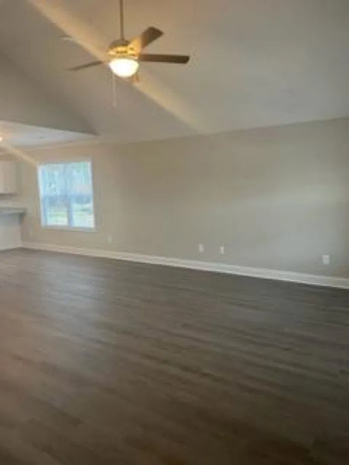 3 bed, 1398 sqft, $2,050 — Photo 2
