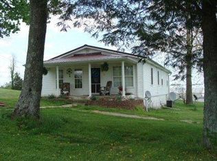1375 Red Oak Ln, Waynesburg, KY 40489