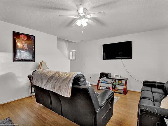 3rd image of 3804 Huntwicke Blvd