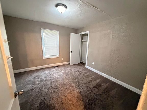 5th image of 218-220 Spartanburg St