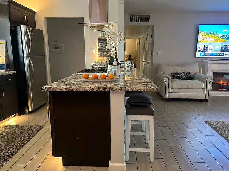 4708 N Miller Rd — Photo 53