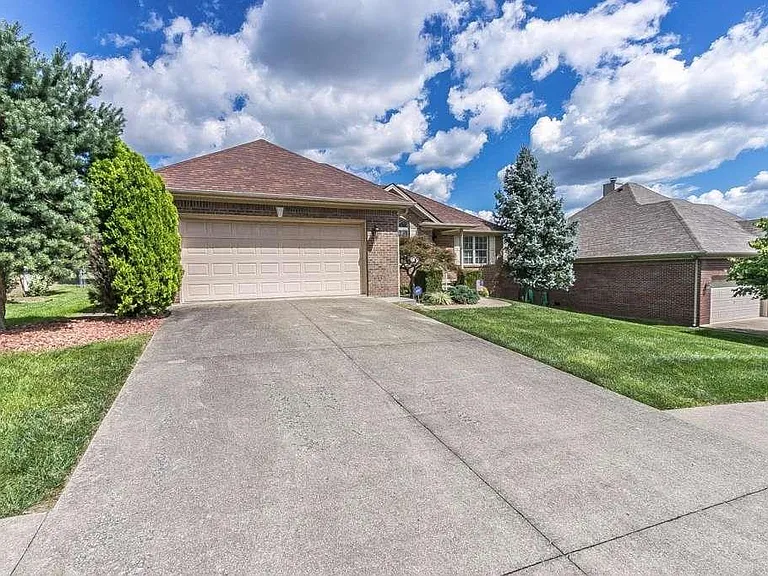 361 Reynolds Dr — Photo 7