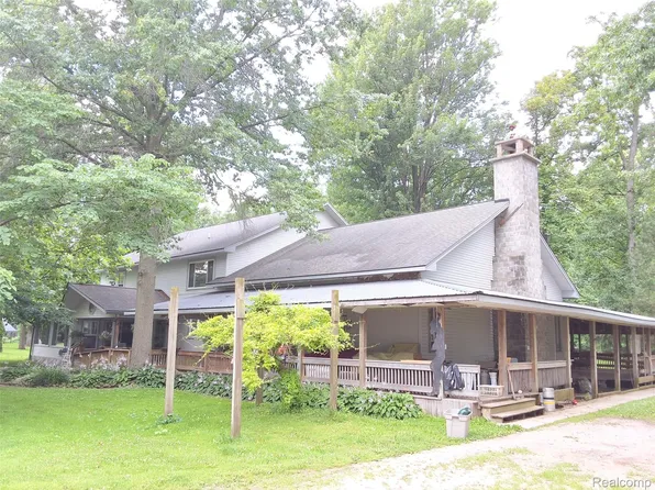 2040 Golf Course Rd, Harsens Island, MI 48028