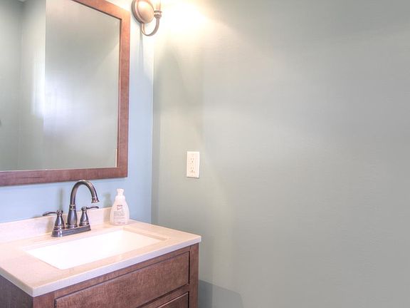 5th image of 3221 Robinwood Dr