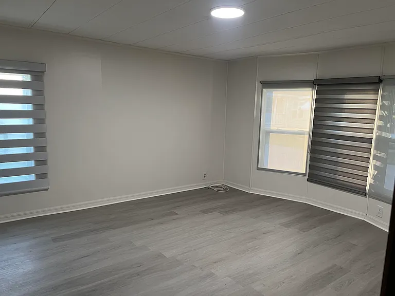 2425 Harden Blvd — Photo 15