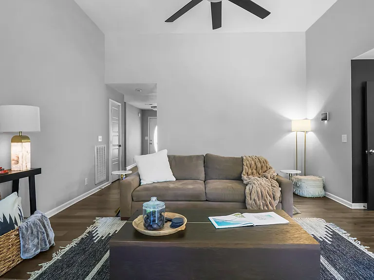 1286 Magnum Dr — Photo 7