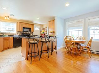 8 Whitins Rd #A, Sutton, MA 01590