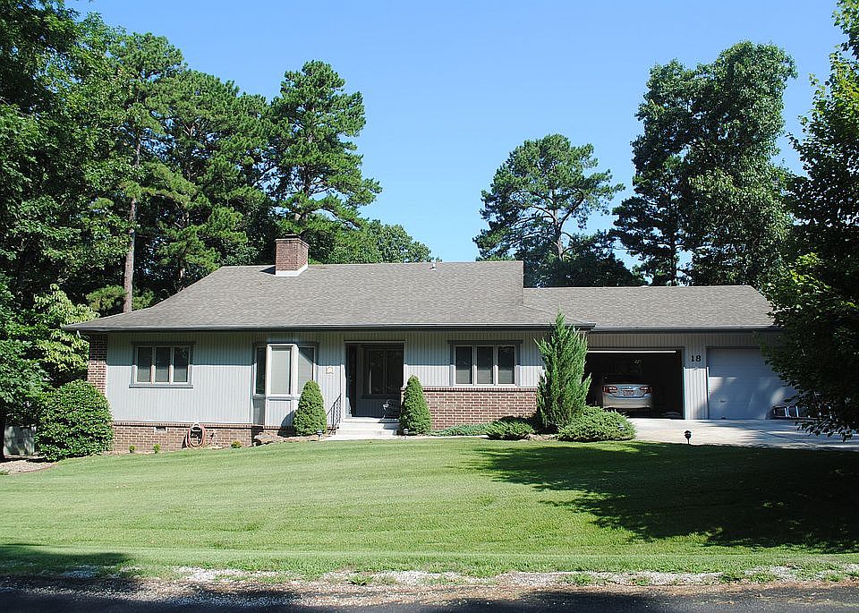 1st image of 18 Deddington Dr