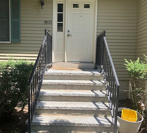 2nd image of 801 Manor Ter #801