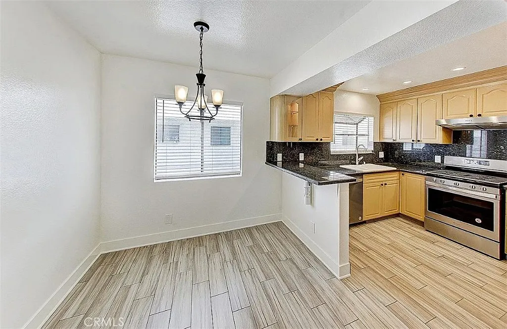 2 bed, 2.5 bath, 1250 sqft, $2,950 — Photo 2