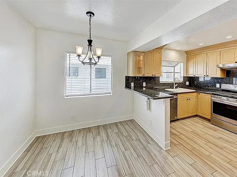 9144 Burnet Ave #32 — Photo 2