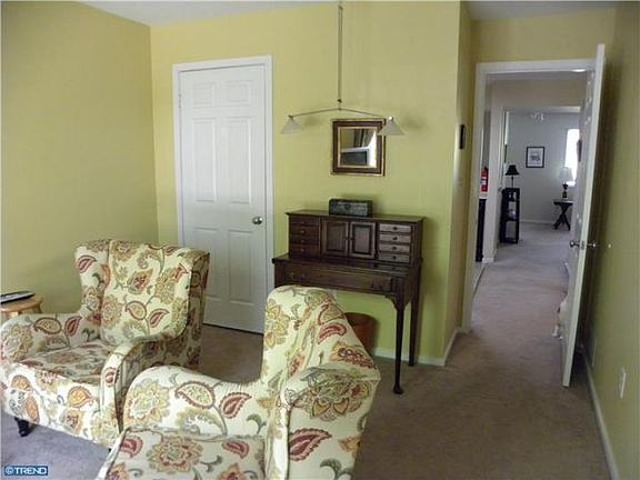 4th image of 27 Academy Ct