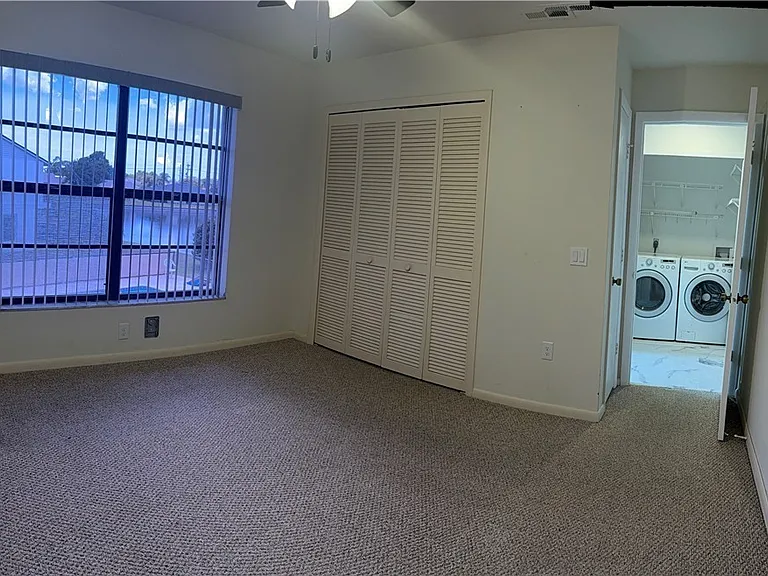 642 SE 13th Pl #5 — Photo 11