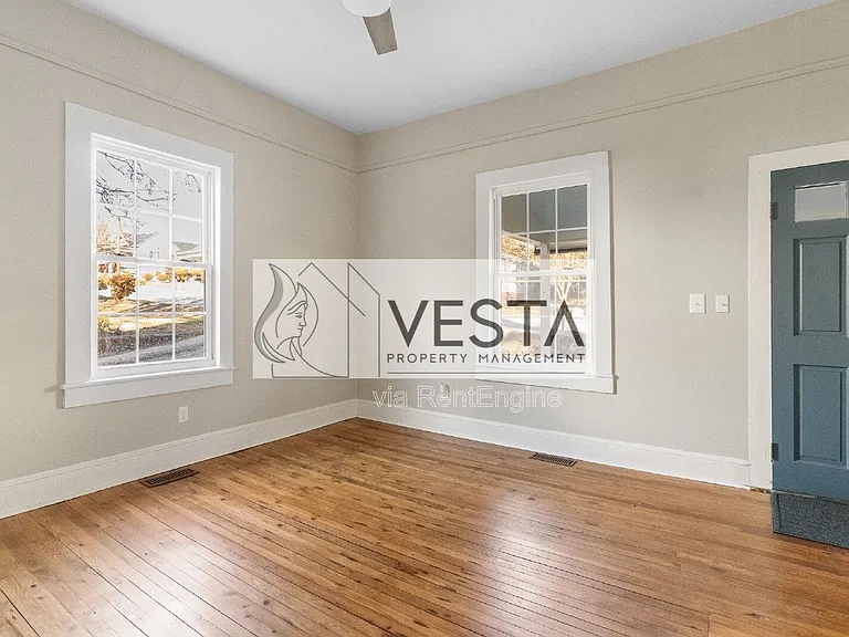 555 Baldwin Ave — Photo 11
