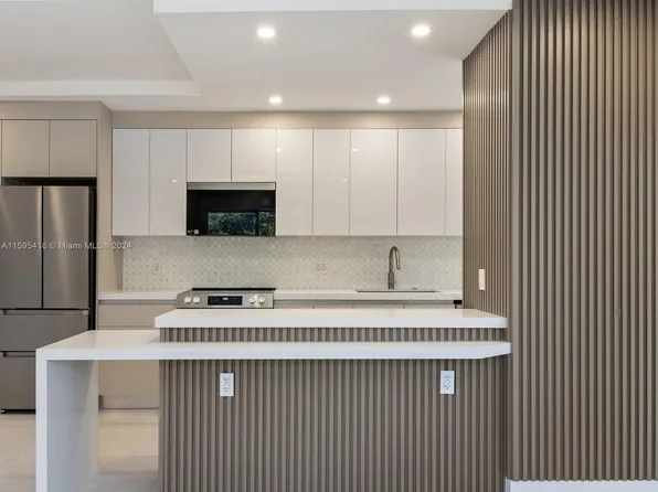 2430 NE 135th St APT 201, North Miami, FL 33181