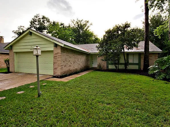 9930 Landry Blvd, Houston, TX 77070