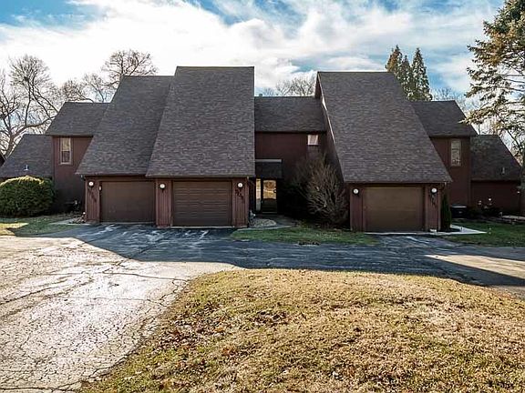 3rd image of 5055 Woodlake Dr #1