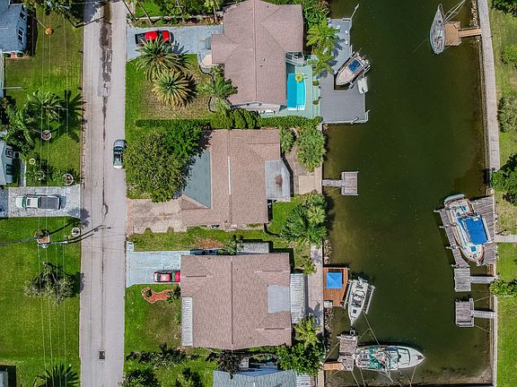 4th image of 13732 Plumosa Ave