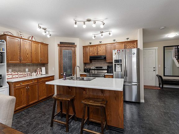 4th image of 192 Westwood Point E