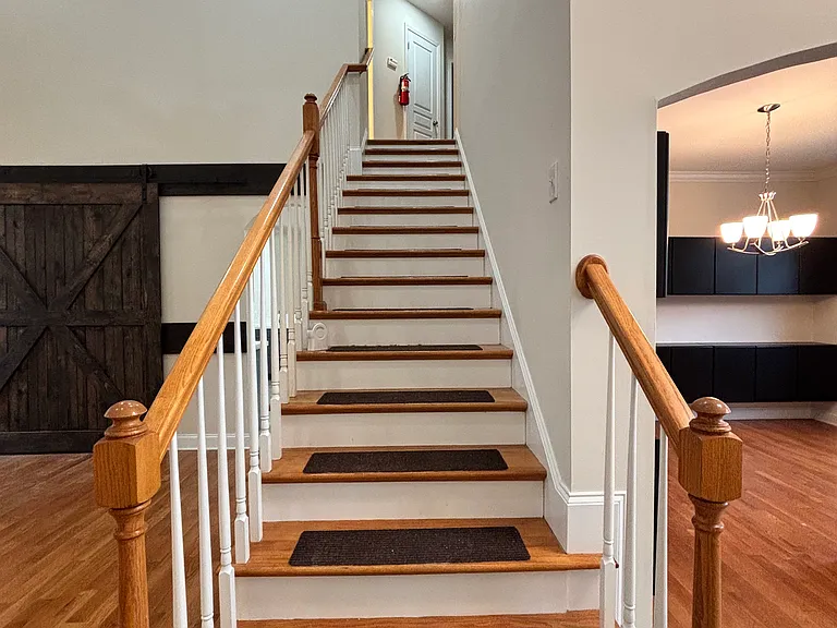 221 Rothesay Ln — Photo 17