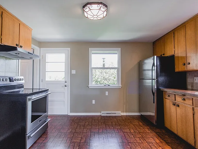 1151 Grant St — Photo 7