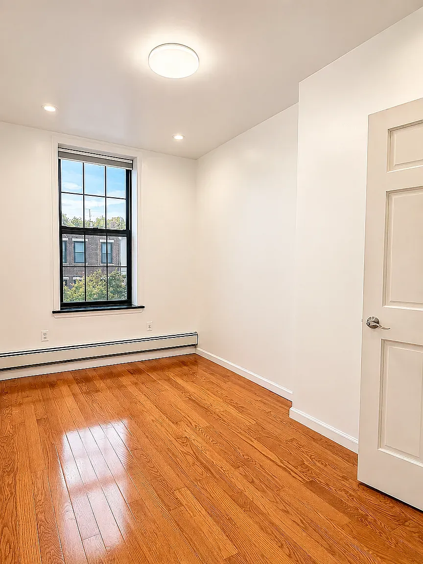 402 Woodbine Street — Photo 4
