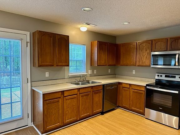 4th image of 5091 Ballantine Dr