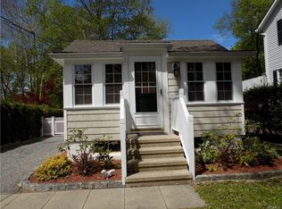 17 Rogers Ln, Yorktown Heights, NY 10598