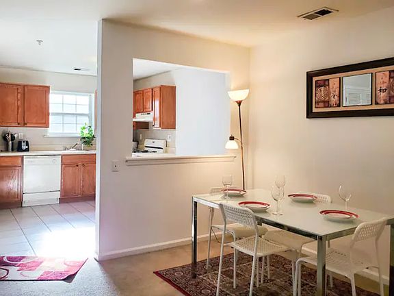 2nd image of 889 Green St #1