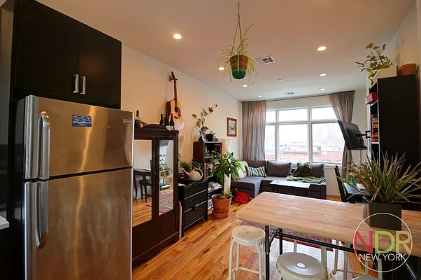 Rented by Next Door Realty NYC | media 9