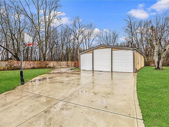 5th image of 5836 Garden Dr