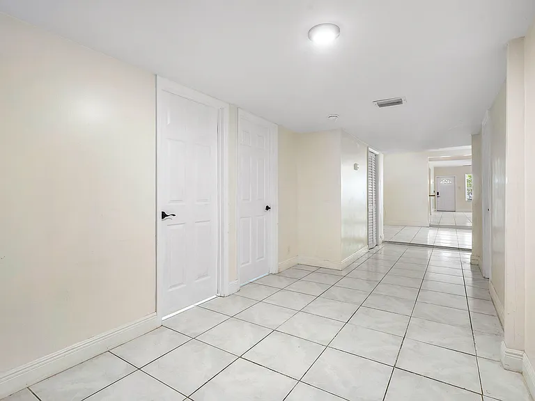 6130 Edwards Rd — Photo 8