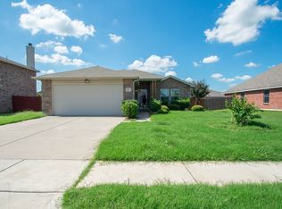 719 Daughters Dr, Burleson, TX 76028