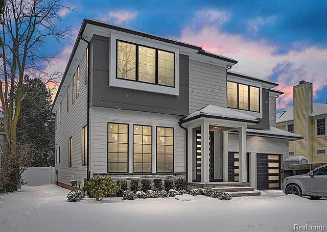 1st image of 864 Forest Ave