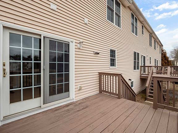 2nd image of 36 Knowlton Cir #1