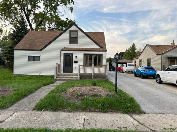 304 Village Dr, Northlake, IL 60164