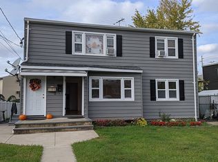 2 Reidel Ct, Secaucus, NJ 07094